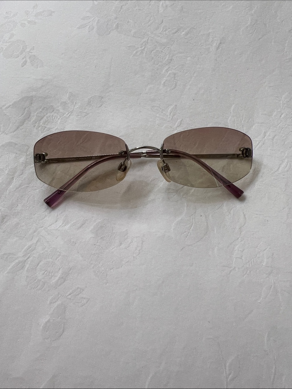 CHANEL Rimless Gradient Sunglasses in Pink - Picture 4 of 7